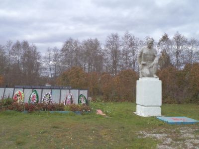 Братская могила воинов Советской Армии, погибших в период Великой Отечественной войны 1941-1945 гг. в боях с немецко-фашистскими захватчиками