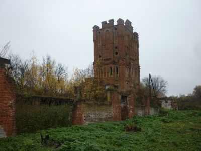 Скотный двор с водонапорной башней