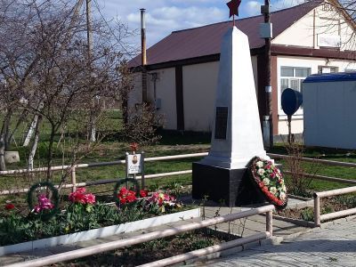 Братская могила 773 советских воинов, погибших в боях с фашистскими захватчиками