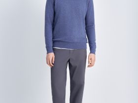 Джемпер прямого силуэта с округлым вырезом