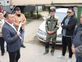 Вячеслав Емельянов проверил капремонт домов в Якутске