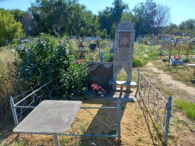 Могила воина-интернационалиста Дежепекова Н.В.