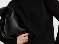 Джемпер с округлой горловиной прямого силуэта