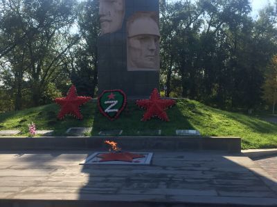 Братская могила воинов Советской Армии, погибших в 1942 - 1943 гг.