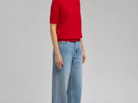 Легкий джемпер прямого кроя с коротким рукавом