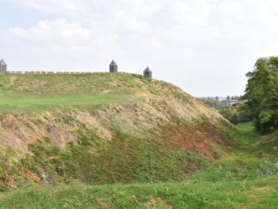 Крепостные валы и пороховой погреб времен Азовских походов Петра I (1695 – 1696)