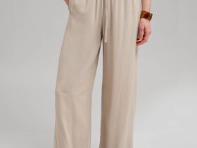 Легкие брюки-палаццо с эластичным поясом