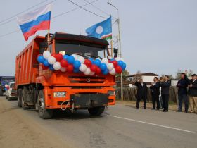 Вилюйск преображается: в День города на набережной «Поющие пески» зазвучала новая музыка
