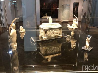 Национальный художественный музей презентовал выставку художника-костореза Михаила Слепцова