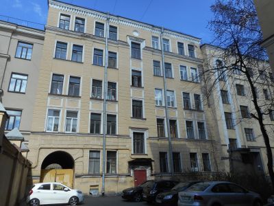 Дом, где в помещении конторы и редакции легального большевистского журнала "Вестник жизни" в 1906-1907 гг. бывал Ленин Владимир Ильич (кв. 16 и 38)