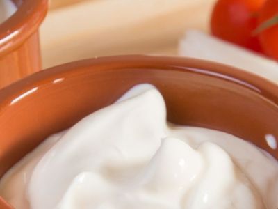 «Тест» на «России 1»: должна ли в сметане стоять ложка, и что такое каррагинан?