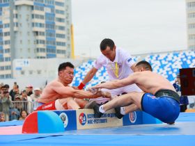 Стали известны победители соревнований по мас-рестлингу и борьбе корэш на Сабантуе