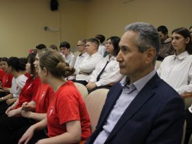 Школы Якутска и Докучаевска развивают сотрудничество