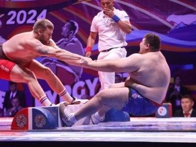Якутский мас-рестлер Евгений Попов впервые стал абсолютным чемпионом мира
