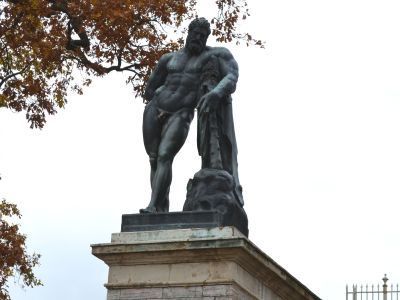 Статуя "Геркулес Фарнезский"