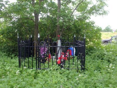 Братское захоронение советских воинов, погибших в 1919 г. и в 1941-44 гг.