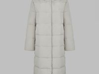 Утепленное пальто с капюшоном