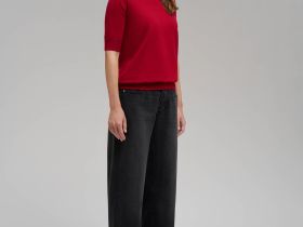 Легкий джемпер с коротким рукавом