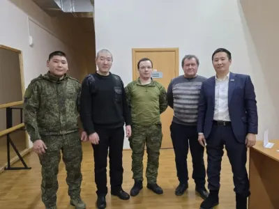 Петр Шамаев в Верхнеколымском районе встретился с ветеранами СВО и молодёжью