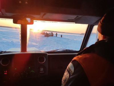 В Якутии спасли рыбаков, попавших в пургу