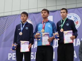 На Спартакиаде учащихся в Якутске наградили легкоатлетов и волейболистов