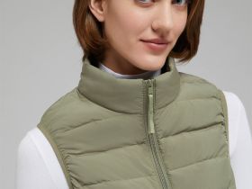 Пуховый жилет с натуральным пухом