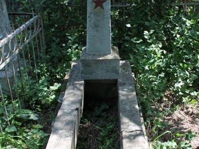 Могила подполковника М.С.Модина