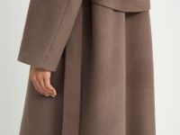 Пальто из шерсти с поясом