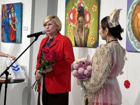 Выставка якутской художницы Миры Аргуновой открылась в Благовещенске