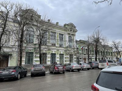 Мемориальное здание - сбербанк. Дом пионеров