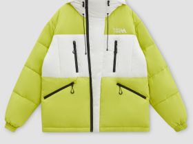 Утепленная куртка с контрастной отделкой