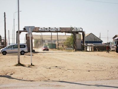 Общественность проголосовала за перекрытие улицы в Борогонцах для строительства спорткомплекса