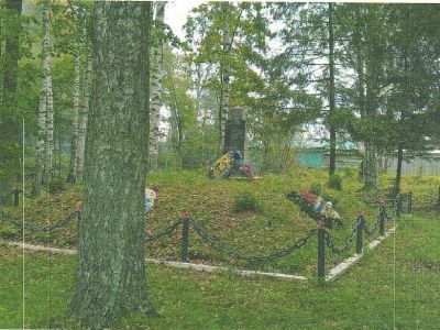 Братская могила летчиков 662 авиаполка, погибших в период Великой Отечественной войны 1941-1945 гг.