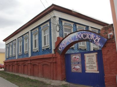 Дом жилой с воротами