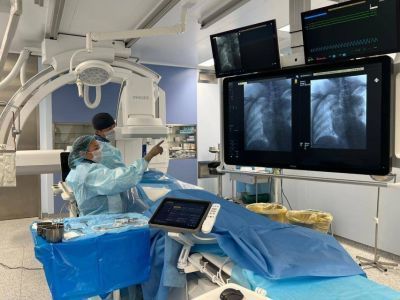 Более 390 операций провели в якутском онкоцентре с использованием нового ангиографического комплекса