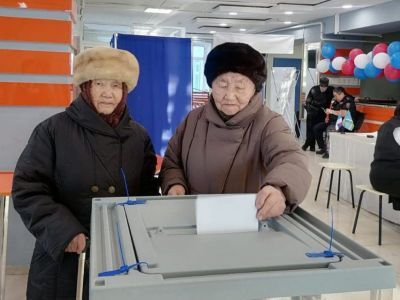 Ветераны образования из Верхневилюйского района отдали свои голоса на выборах президента России