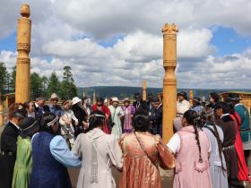 На Ысыахе Олонхо в Якутии определили финалистов конкурса среди запевал осуохая