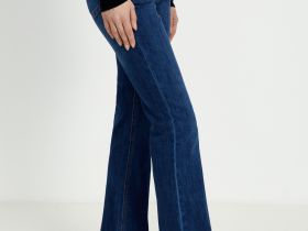 Расклешенные джинсы с высокой посадкой