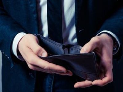 Подписан закон о праве работников на компенсацию в случае несвоевременного начисления заработной платы