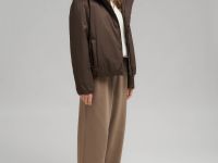 Утепленная куртка с искусственным наполнителем