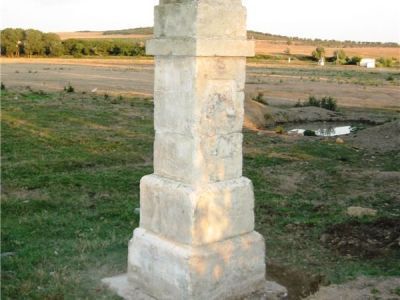 Памятник на братской могиле русских воинов, погибших в Альминском сражении воинов