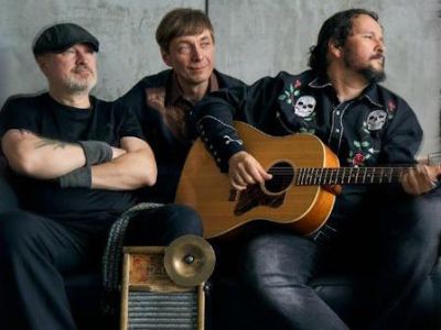 Moonshine trio. Acoustica на летней веранде