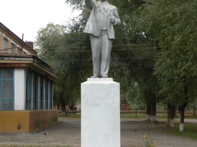 Памятник В.И.Ленину