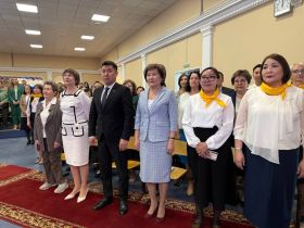 В Якутске начались последние звонки для выпускников