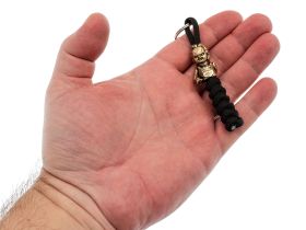 Бусина с темляком Чаки