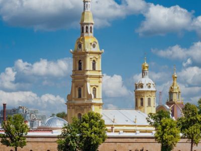 Полуденный выстрел с Невы: каналы, крепость и живая традиция Петербурга