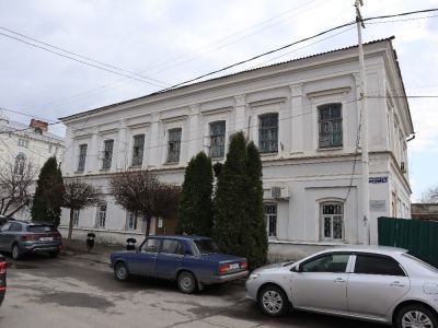 Дом, в котором представители фронтового революционного казачества Ф.Г. Подтелков, И.П. Лагутин и И.В. Кривошлыков потребовали от контрреволюционного войскового правительства немедленно сложить с себя власть и передать ее в руки военно-революционного комит
