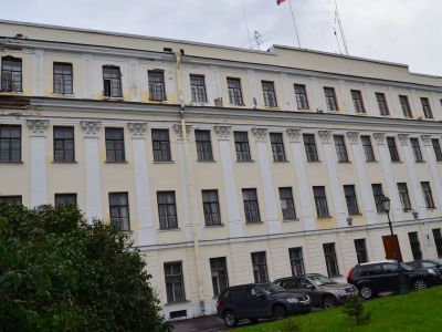 Дворец (с фундаментом разрушенной части)