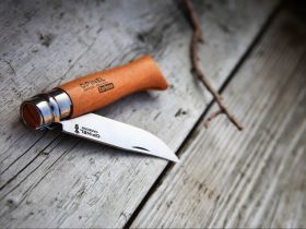 Нож складной Opinel №8 VRN Carbon Tradition, сталь AFNOR XC90 Carbon Steel, рукоять бук, 113080