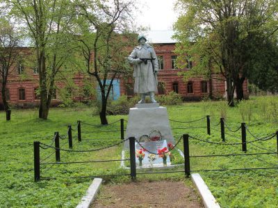 Братская могила воинов Советской Армии, погибших в 1944 г.